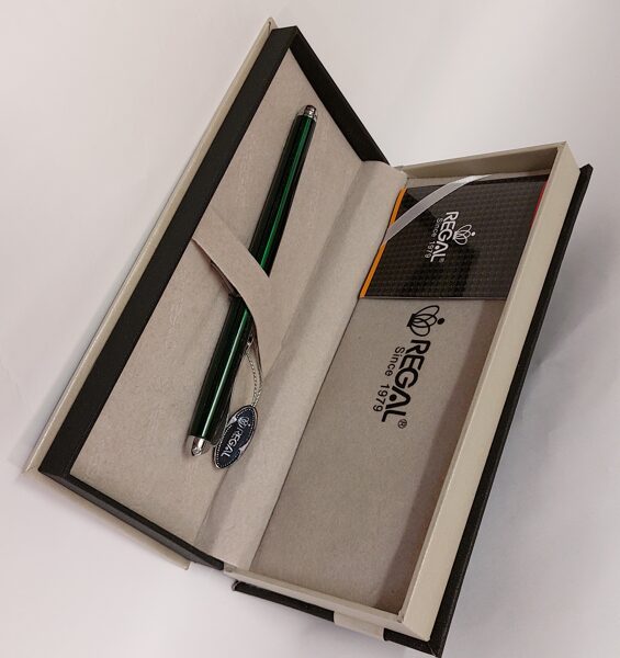 Plunksnakotis "Edward green" dėžutėje 122-503 REGAL